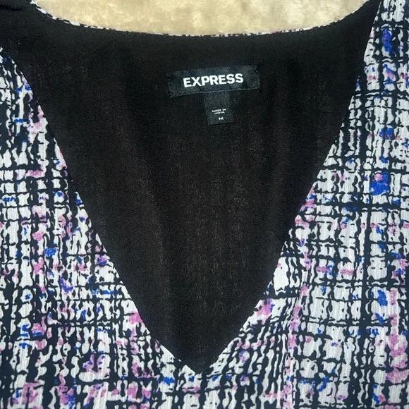 Express V-Neck Tiered Skirt Mini Dress - Picture 5 of 7